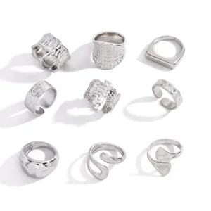 Minimalistische zilveren metalen ringenset, stackbare geometrische dikke vingerringen voor dames.