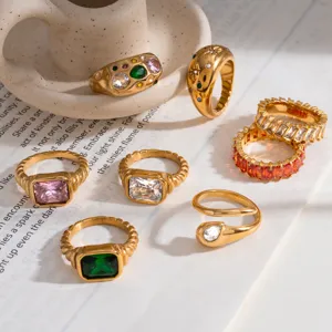 Vielseitige bunte Strass Edelstahlringe detaillierte Produktansicht Kollektion