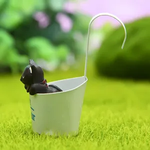 Miniatur Harz Tier Figur mit Eimer Aufhaengung fuer Garten Moos Mikrolandschaft Dekoration.
