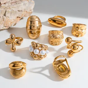 Set di anelli in acciaio inossidabile dorato, anelli geometrici di tendenza alla moda.