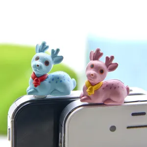 Cute cartoon deer couple 3.5mm dust plug, resin animal phone charm for smartphone decoration.