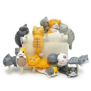 Schattige katten figuurtjes miniatuur speelgoed set voor telefoon stofplug en decoratie.