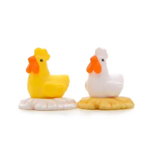 Mini figurines de poulet en résine sur nid pour décoration de jardin micro paysage DIY.