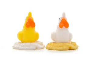 Miniatures de coq de poulet mignon style japonais pour décoration de paysage de mousse de succulentes.