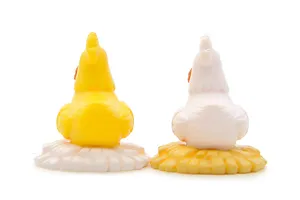 Détail de figurine de nid de poule, jolie poupée en résine pour jardin de mousse succulente.