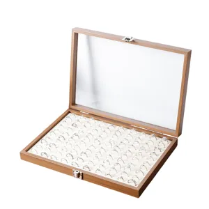 Walnussholz Ring Aufbewahrungsbox mit Glasdeckel und Steckplaetzen fuer Schmuckanzeige.