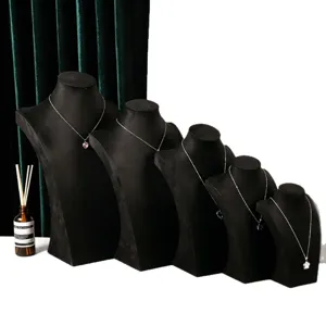 Schwarze Samt Halsketten Präsentständer Set, 5 Größen Schmuckbüsten für Laden und Messe.