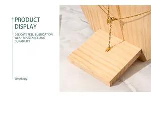Espositore per gioielli in legno per collane e ciondoli, supporto espositivo creativo.