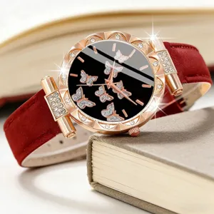 Elegante orologio da donna con cinturino rosso, ghiera dorata e quadrante con farfalle.