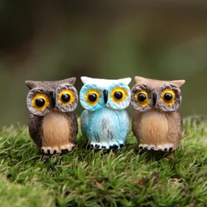 Leuke miniatuur hars uil beeldjes voor vetplanten tuindecoratie en micro landschap ambacht.