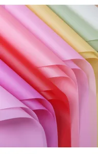Waterdicht bloemeninpakpapier in levendige kleuren, ideale boeketverpakkingsfolie.
