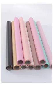 Waterdichte bloemeninpakpapier rollen, effen Koreaanse folie voor prachtige boeketten.