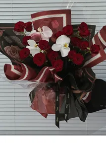 Rosenstrauß Geschenkpapier Luxus Blumenverpackung Material für Valentinstag Floristik