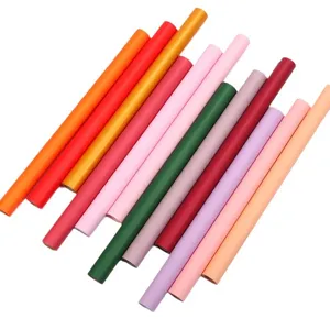 Rouleaux de papier d'emballage floral imperméable coloré pour bouquets de fleurs vue principale.