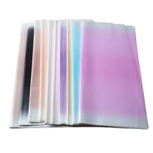 Papier d'emballage mat dégradé imperméable pour bouquets de fleurs et emballages floraux.