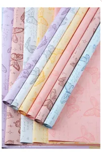 Papier d'emballage de fleurs étanche papillon rétro matériel BOPP vue détaillée gros plan.