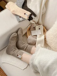 Gezellige herfst winter wol mix vrouwen sokken dik warm effen kleur slouch gebreide sokken met knop.