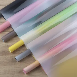 Buntes, farbverlaufendes OPP Blumenpackpapier für Straußdekoration und DIY Basteln.
