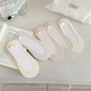 Ultra-thin ice silk invisible boat socks for women, featuring anti-slip silicone heel grips.