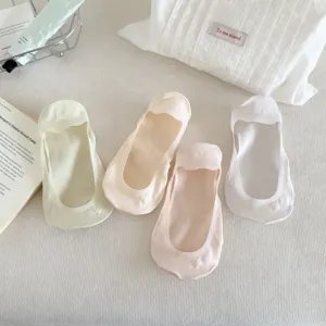 Ice silk shallow cut invisible socks detail, ultra thin summer no show socks with cute bow.