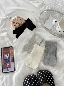 Women split toe socks summer thin breathable ballet style two toe socks casual hosiery