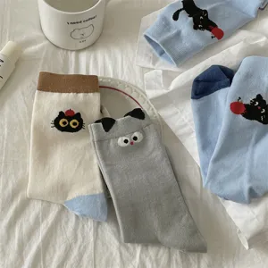 Cute cartoon cat mid-tube socks ins style casual sweet cotton hosiery for women 4pairs
