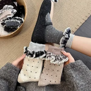 Chaussettes mi-hautes à volants carreaux rétro, chaussettes douillettes chaudes pour femmes.