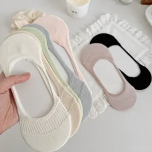 Women solid color shallow invisible liner socks, breathable summer anti-slip boat socks.