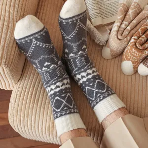 Dicke Herren Wollsocken für den Winter mit kuscheligem Futter und klassischem Muster.