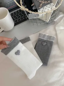 Women's cute heart crew socks autumn winter cotton breathable casual solid color fashion hosiery