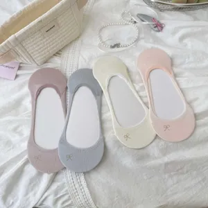 Women shallow invisible socks, thin non-slip boat socks with cute bow detail, breathable wear.