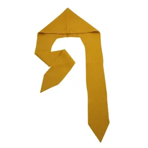 Sciarpa lavorata a maglia giallo senape scialle cappuccio caldo accessorio morbido per le donne.