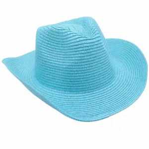 Detalle sombrero vaquero paja azul claro, sombrero de playa sol tejido para aire libre.