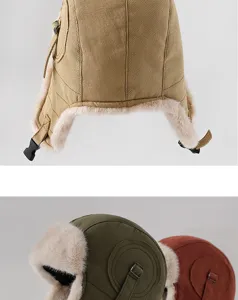 Détail bonnet aviateur d'hiver, fausse fourrure épaisse, tissu velours côtelé coupe-vent.