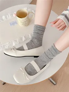 Atmungsaktive einfarbige Damen-Mittelsocken, dünn, vielseitige Frühlings-Freizeitkleidung.