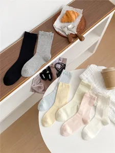 Einfarbige Damensocken mit mittlerem Schaft, atmungsaktive Freizeitsocken in vielen Farben.