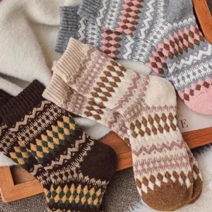 Retro Fair Isle knit wool socks for women, cozy thick warm winter vintage crew socks.