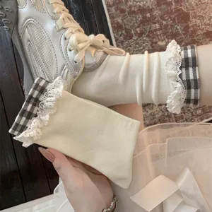 Chaussettes carreaux gris bleu femme vintage dentelle volants chaussettes tendance mode