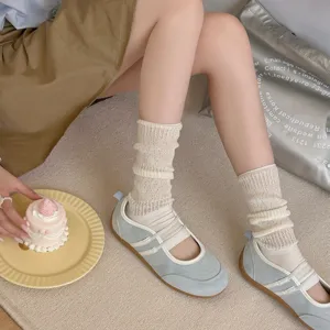 Chaussettes Mi-Mollet Coton Rayées Verticalement Décontractées pour Femmes Style Japonais Mode Respirante Chaussettes Slouch