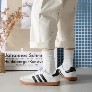 Calcetines de media pantorrilla de algodon liso para hombre, casual de negocios, vista detalle.