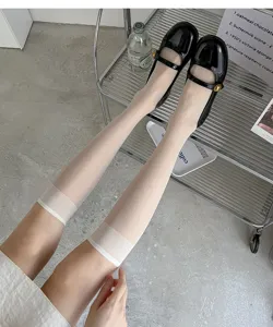 Chaussettes mollets blanches ultra-fines style Lolita JK bas translucides doux pour femmes.