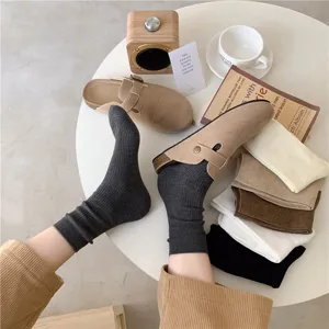 Cozy women's ribbed mid-tube socks in autumn winter Maillard style, soft and versatile daily wear.
