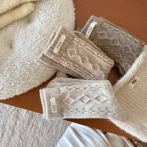 Dicke Wollmischung Winter gemütliche Slouch Socken mit süßem Etikett, warme Socken.