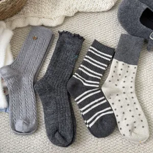 Set calzini donna autunno inverno accoglienti con motivi carini in misto lana lavorata a maglia