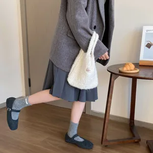 Koreanische Damen Wollmischung mittelhohe Stulpen Socken fur warme Wintermode und Alltag.
