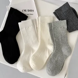 Γυναικείες Minimalist Ribbed Crew Socks Cotton Blend Solid Color Vertical Stripe
