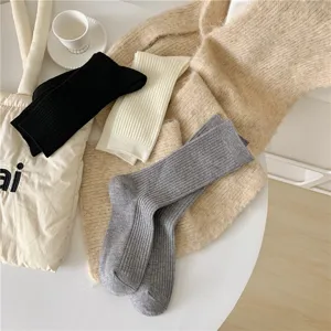 Ribbed wool knit socks autumn winter retro style solid color mid tube socks detail