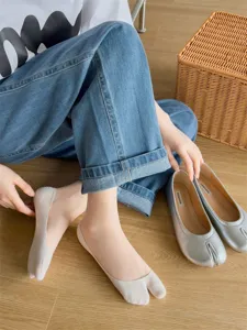 Cotton two-finger split toe low cut invisible socks anti slip spring summer casual hosiery
