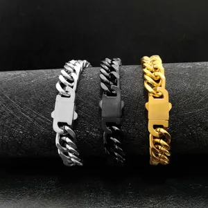 Heren titanium staal Cubaanse schakelarmband, duurzame roestvrijstalen polsaccessoire.