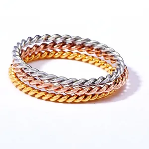 Driekleurige getwiste ring voor dames van roestvrij staal, in elkaar grijpende sieraden.